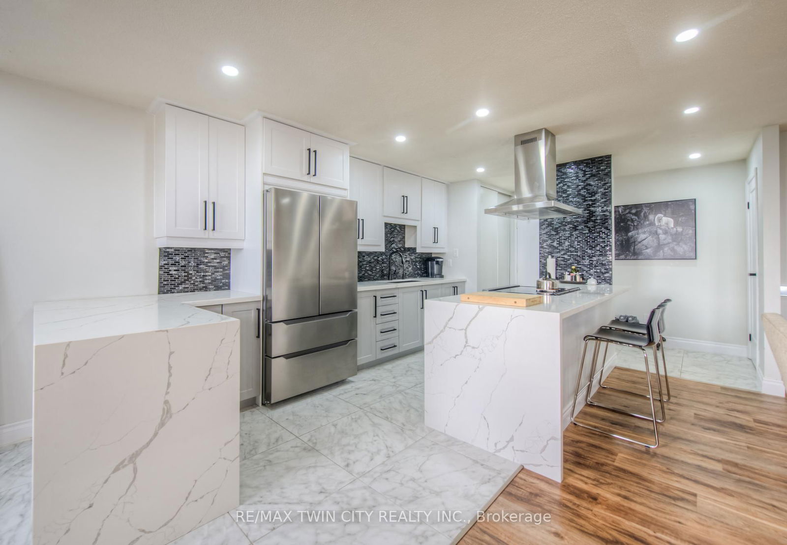 Condo for sale at 410-185 Kehl Street, Kitchener, N2M 5B9 - MLS: X12134880
