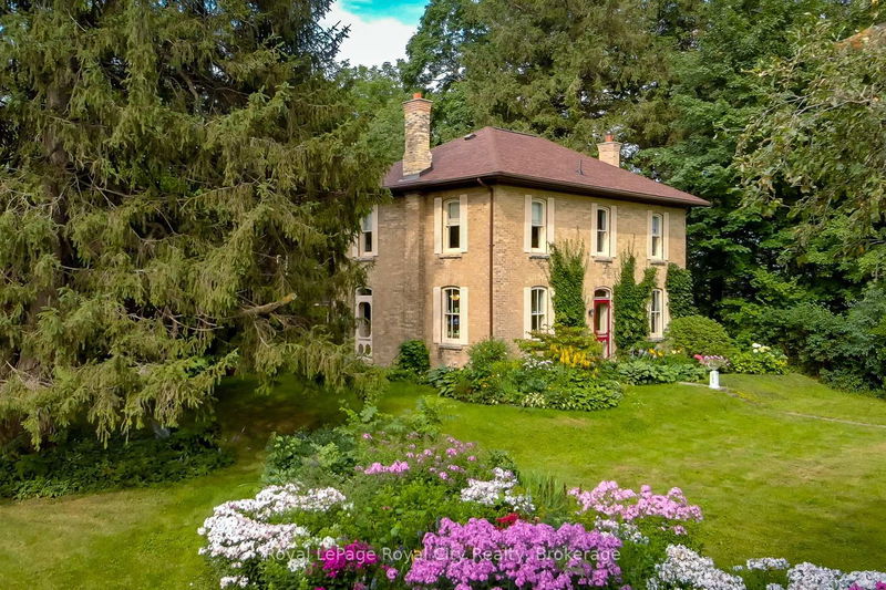 935 Scotland St, Centre Wellington - Fergus image-0-0