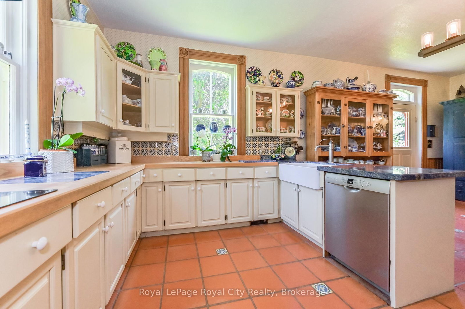 Listing Image 16
