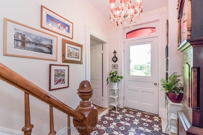 935 Scotland St, Centre Wellington - Fergus image-0-4
