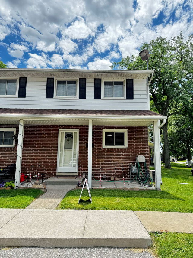 2 - 2994 Meadowbrook Lane