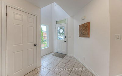 511 Mariner Dr, Waterloo -  image-0-3