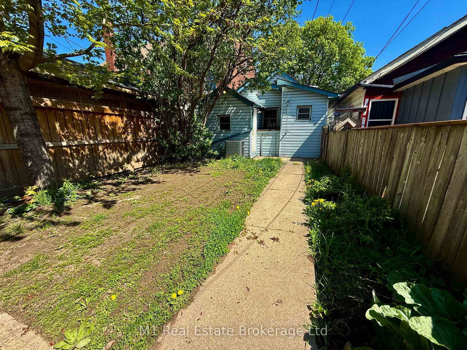 Listing photo 4