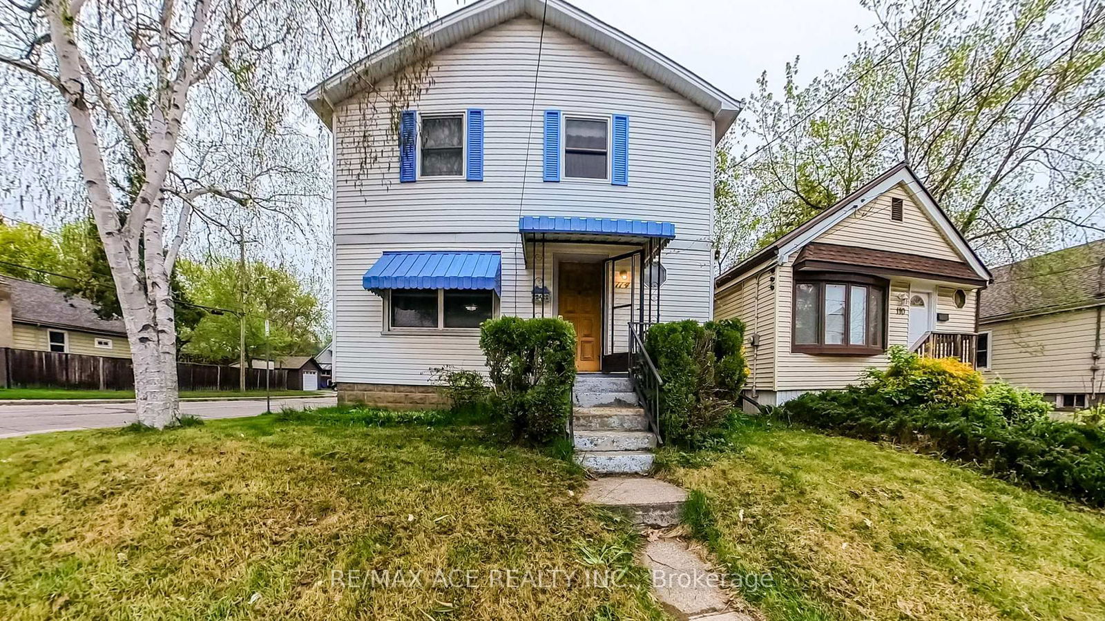 Detached House for sale at 114 Royal Avenue, Hamilton, Ainslie Wood, L8S 2C5 - MLS: X12135321