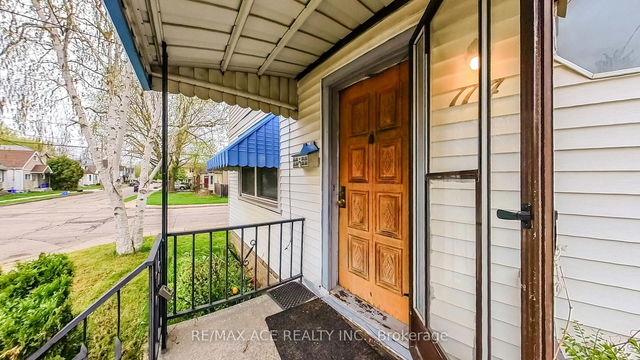 114 Royal Avenue