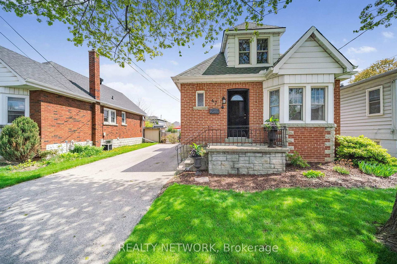 Detached House for sale at 47 East 15th Street, Hamilton, Inch Park, L9A 4E6 - MLS: X12135326