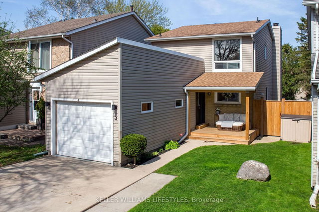 5 Winding Woods Crescent