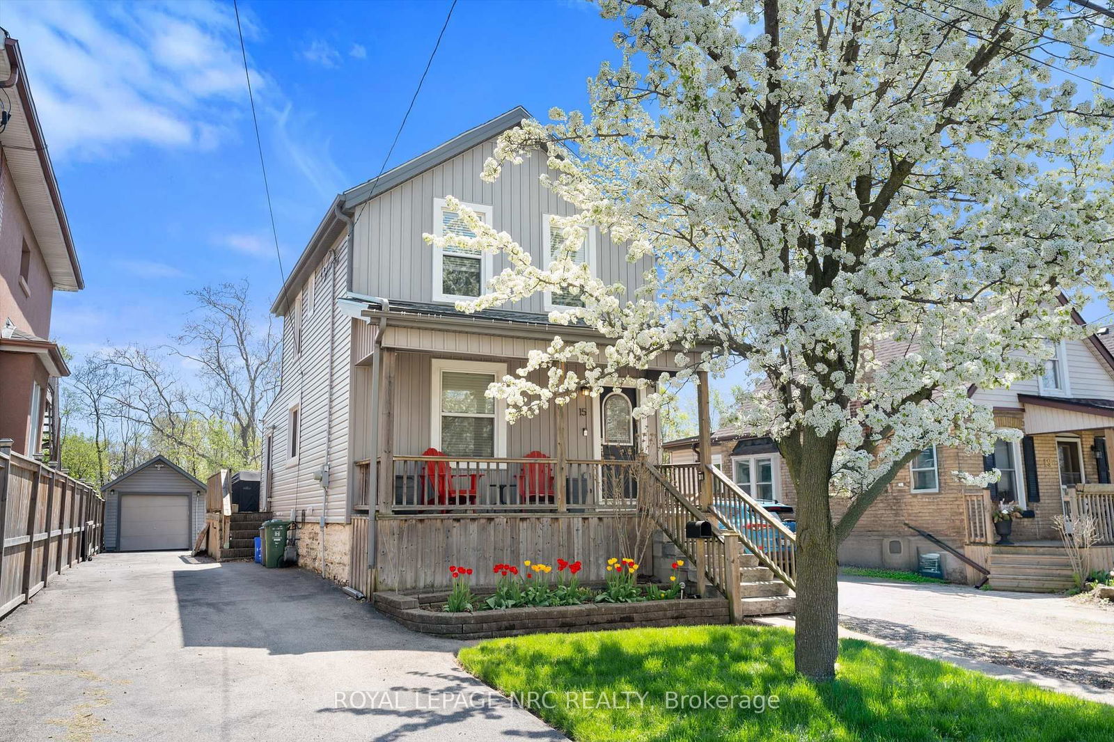 Detached House for sale at 15 East 24th Street, Hamilton, Eastmount, L8V 2X8 - MLS: X12135405