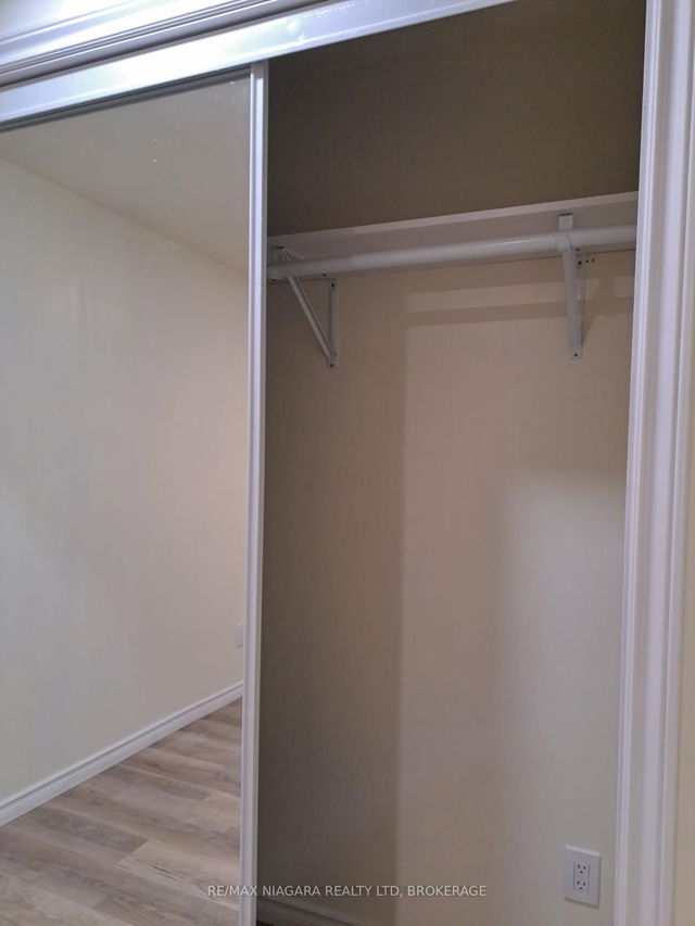 3 Lower - 5595 Drummond Rd Road