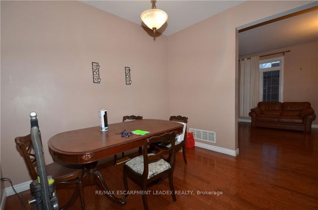 5 - 876 GOLF LINKS Road