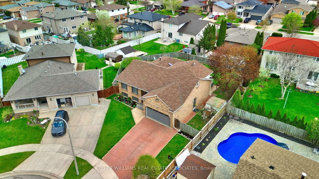 24 Farmingdale Crescent