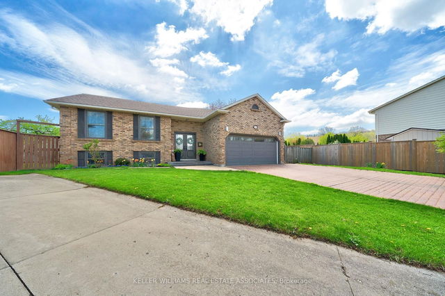 24 Farmingdale Crescent