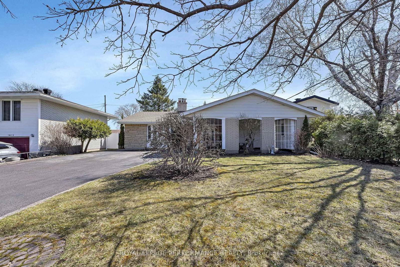 Detached House for sale at 2091 Tawney Road, Ottawa, Hawthorne Meadows, K1G 1B9 - MLS: X12135607