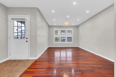 215 Garth Massey Dr, Cambridge -  image-0-4
