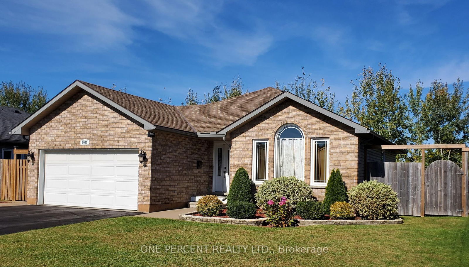Detached House for sale at 1042 limestone Trail, Petawawa, Petawawa, K8H 2W8 - MLS: X12135764