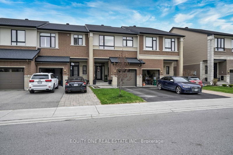 236 Southbridge St, Ottawa - Riverside South/Gloucester Glen image-0-0