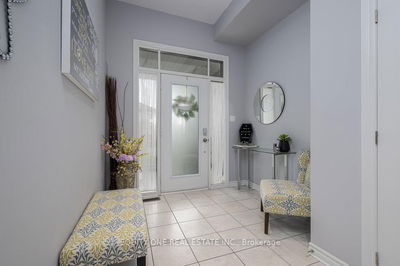 236 Southbridge St, Ottawa - Riverside South/Gloucester Glen image-0-3