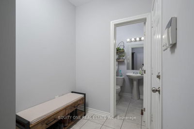 236 Southbridge St, Ottawa - Riverside South/Gloucester Glen image-0-4
