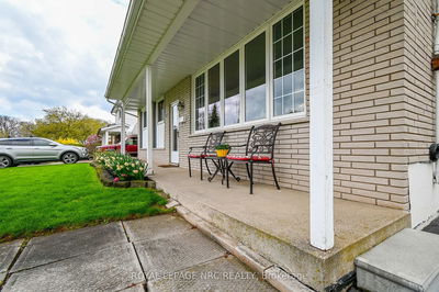 27 Forest Rd, Grimsby - Grimsby Beach image-0-3
