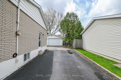 27 Forest Rd, Grimsby - Grimsby Beach image-0-4