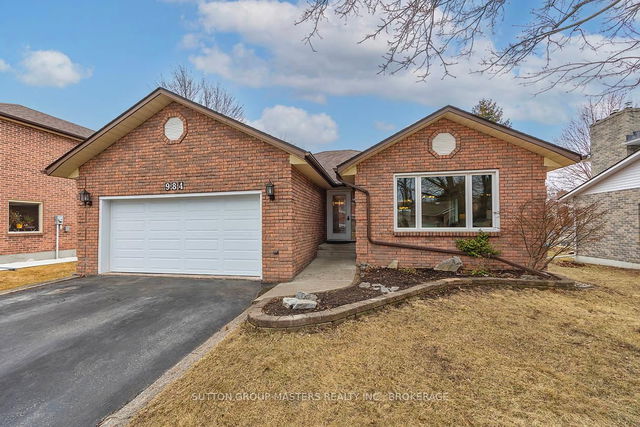 984 Ambleside Crescent