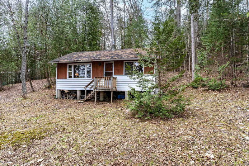 1042 Farmer Hays Dr, Algonquin Highlands - McClintock image-0-0