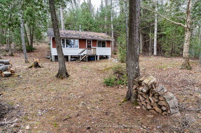 1042 Farmer Hays Dr, Algonquin Highlands - McClintock image-0-2