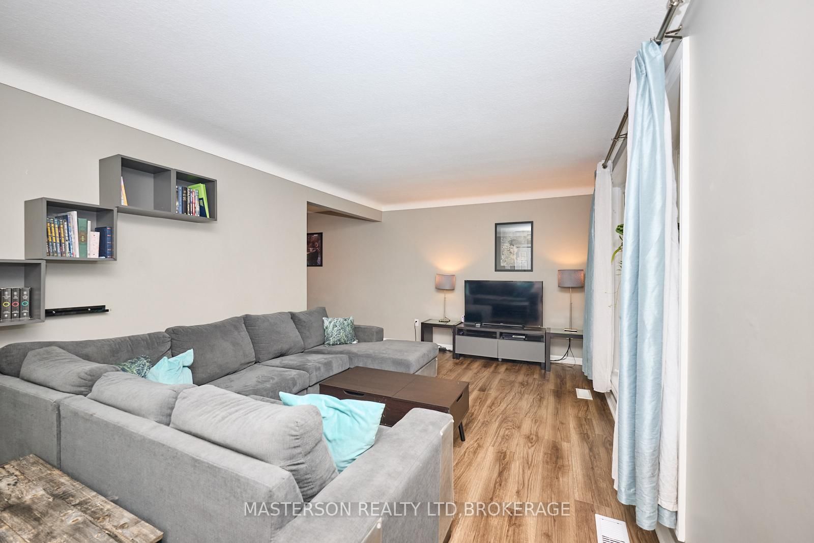 Listing Image 14