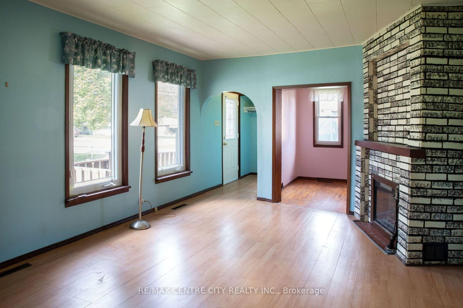 Listing Image 9