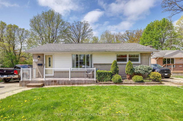 35 Thorncrest Crescent
