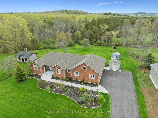 43 APPLEWOOD Drive