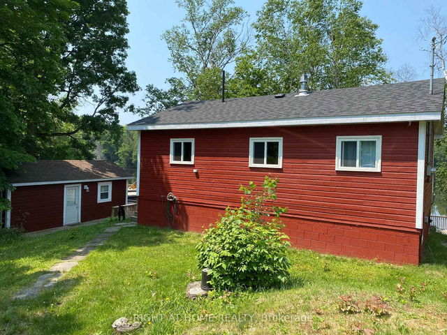 104 Lakeside Drive