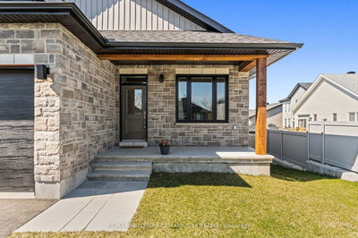 664 Bracewell St, Almonte - Mississippi Mills (Ramsay) Twp image-0-2