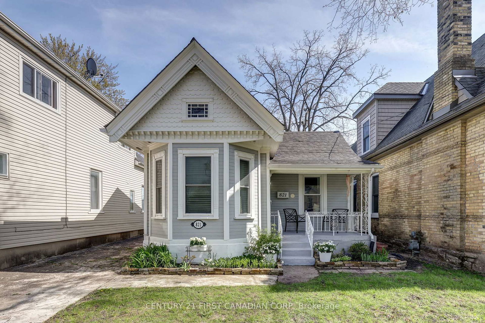 Detached House for sale at 821 Queens Avenue, London East, East G, N5W 3H7 - MLS: X12136786