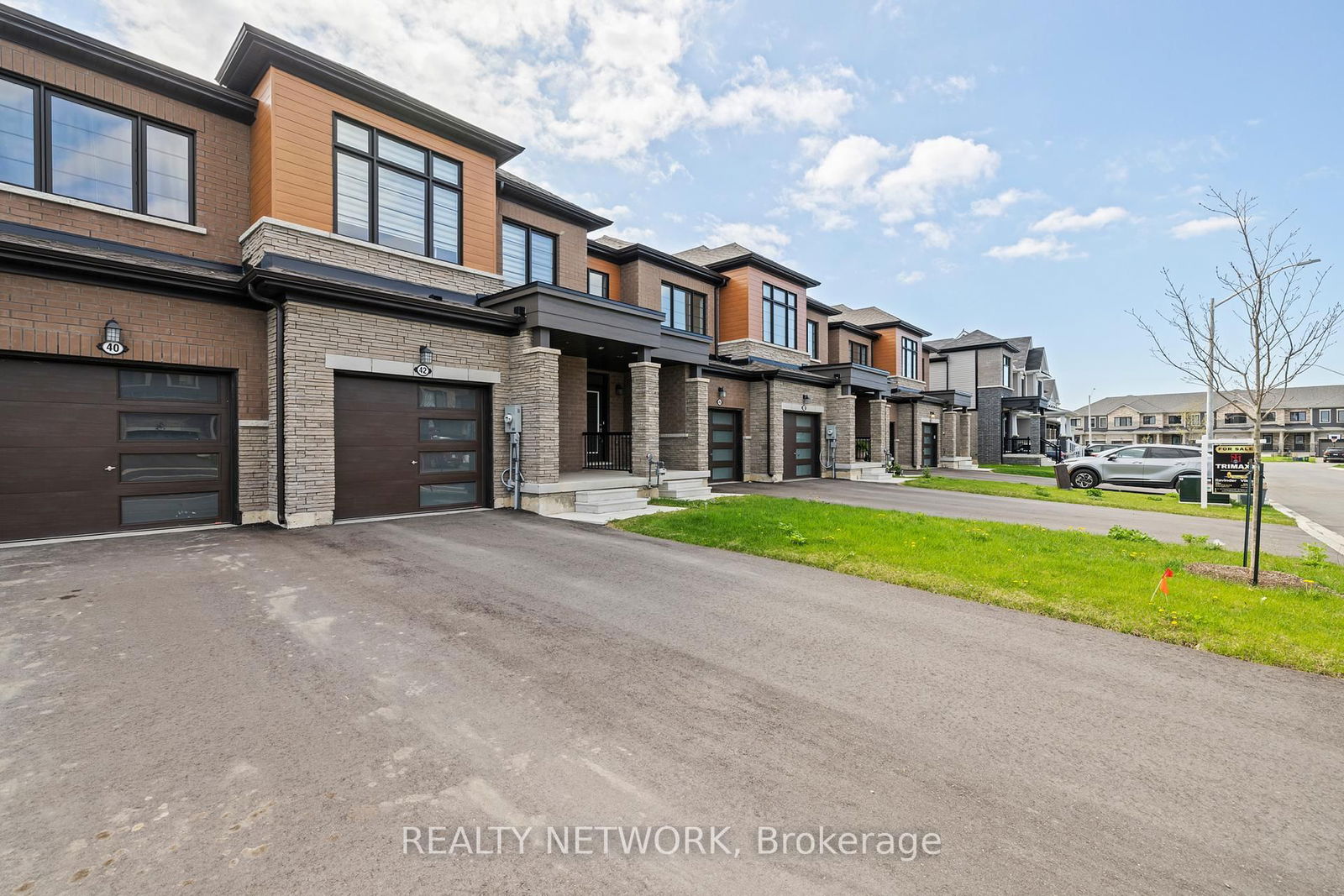 Townhouse for sale at 42 Concord Drive, Thorold, Rolling Meadows, L2V 0K9 - MLS: X12136934