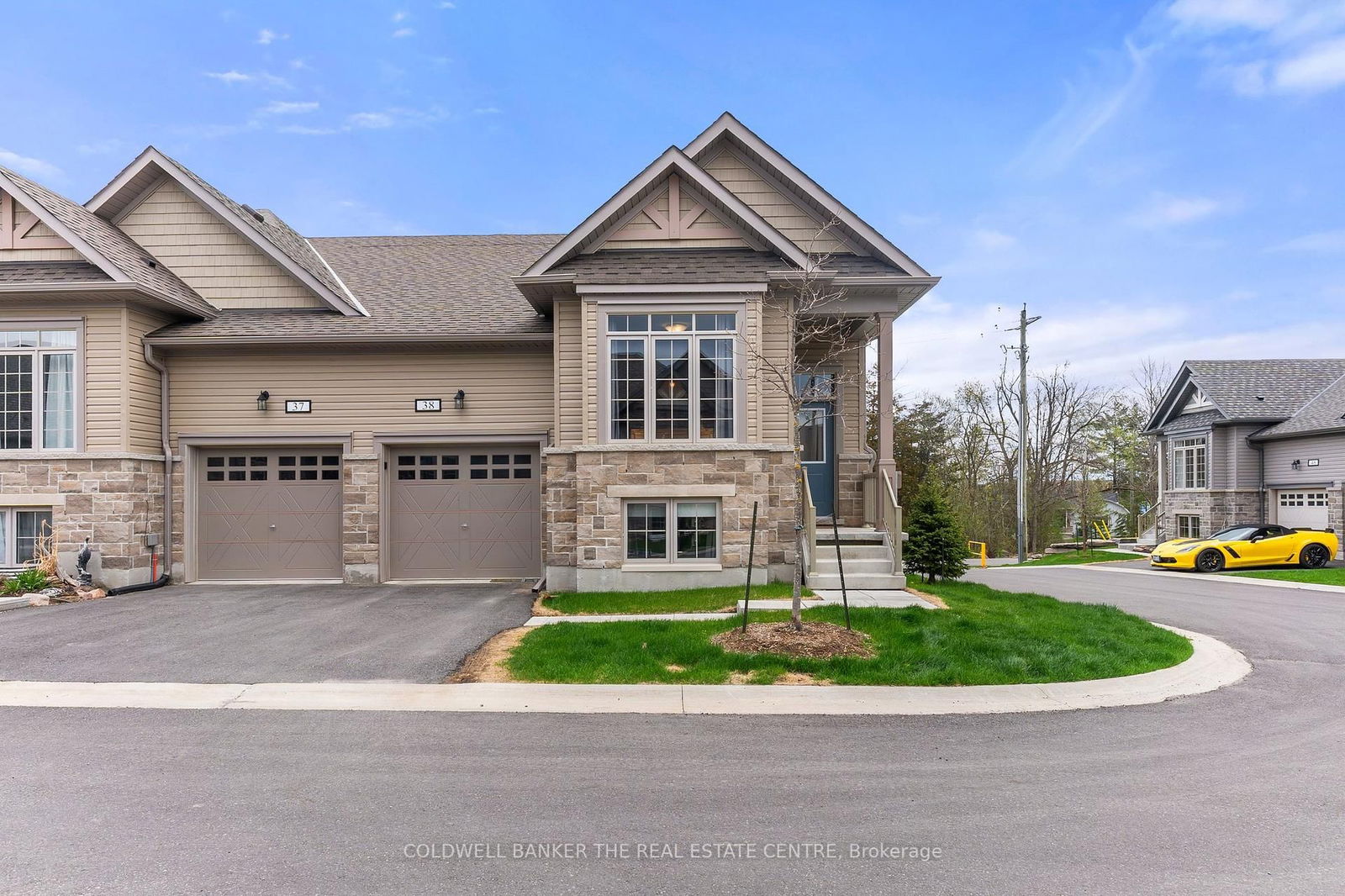 Townhouse for sale at 38-17 Lakewood Crescent, Kawartha Lakes, Bobcaygeon, K0M 1A0 - MLS: X12137009