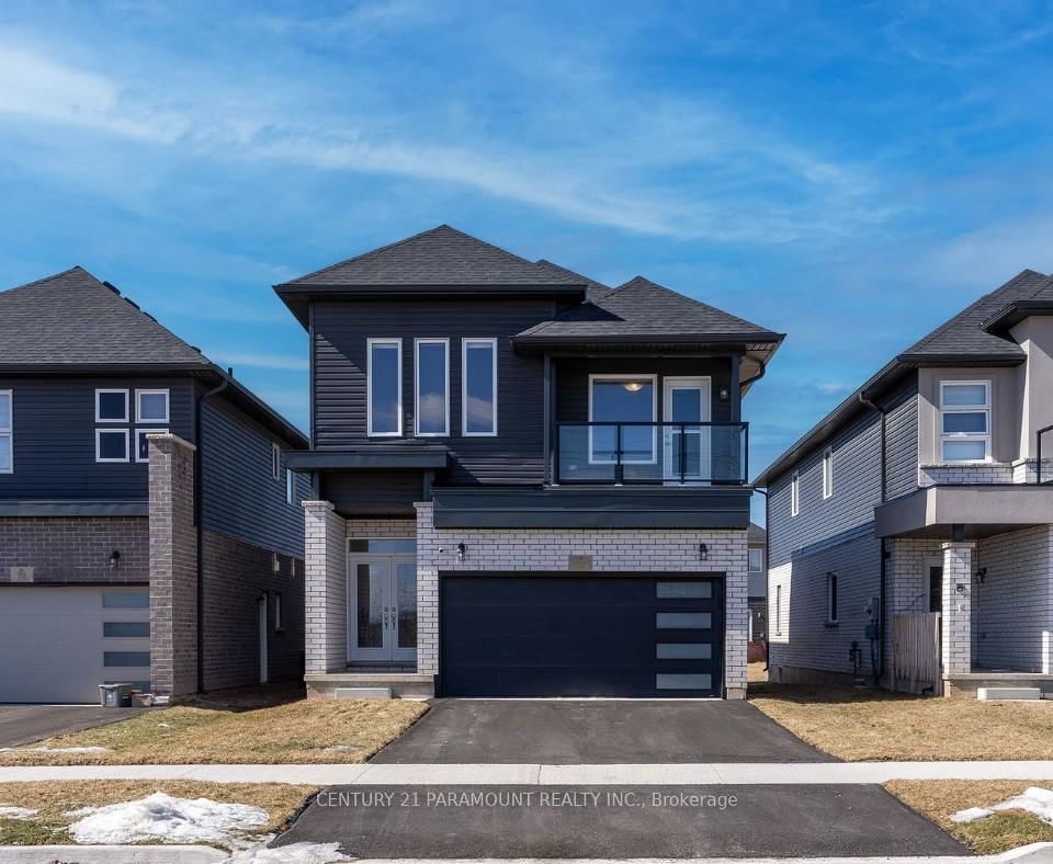 Detached House for sale at 72 Bradley Avenue, Welland, Lincoln/Crowland, L3B 0K1 - MLS: X12137027
