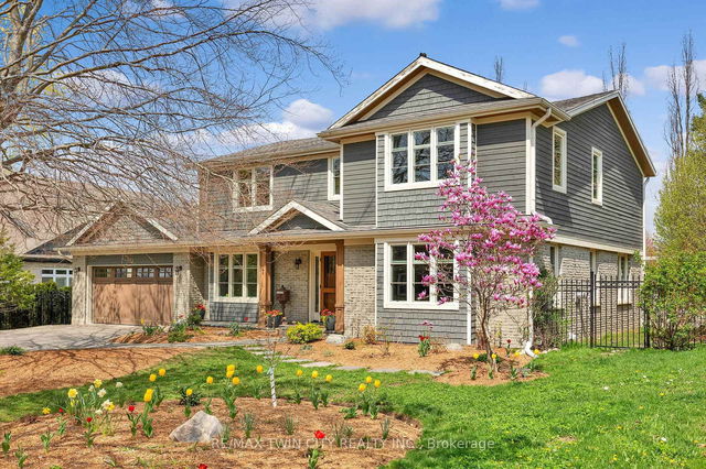 7 Huntley Crescent