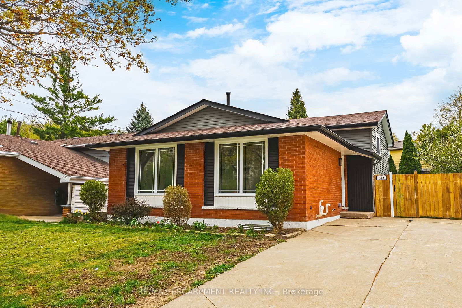Detached House for sale at 572 Greenhill Avenue, Hamilton, Gershome, L8K 5E8 - MLS: X12137482