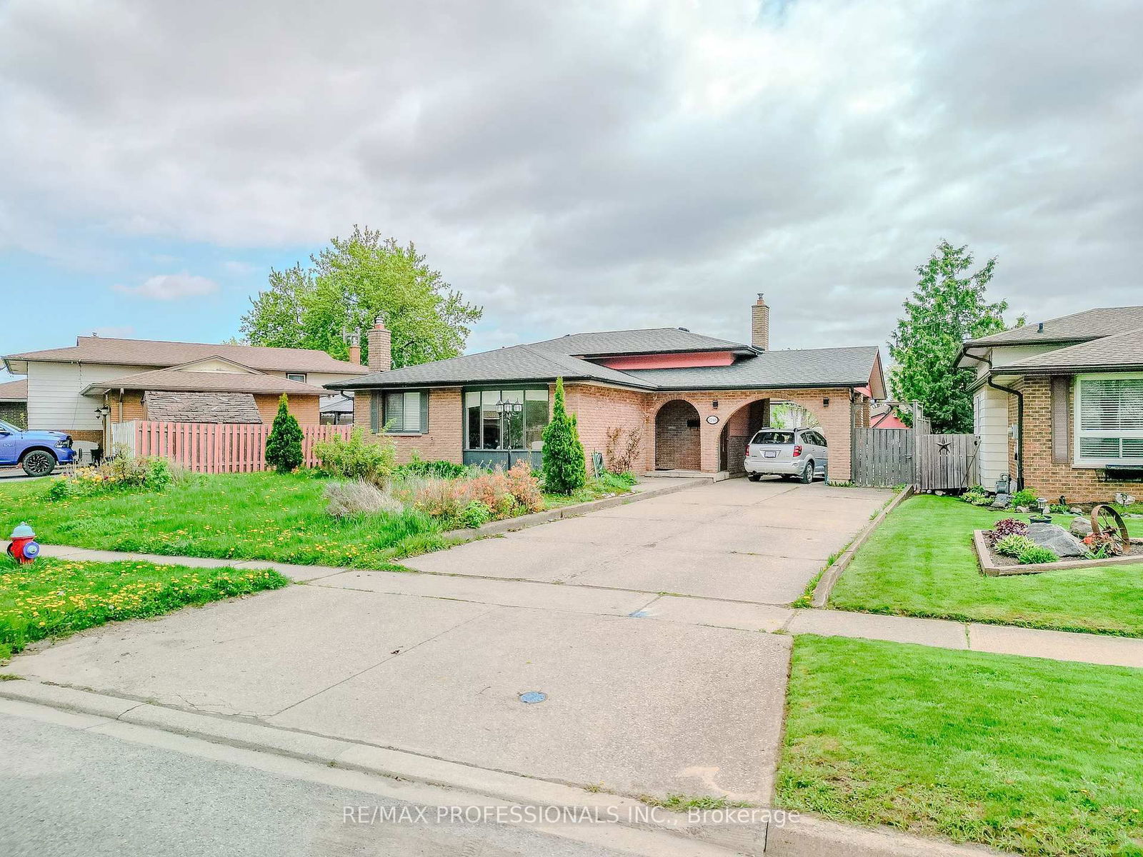 Detached House for sale at 7248 CASEY Street, Niagara Falls, Casey, L2J 3R2 - MLS: X12137590