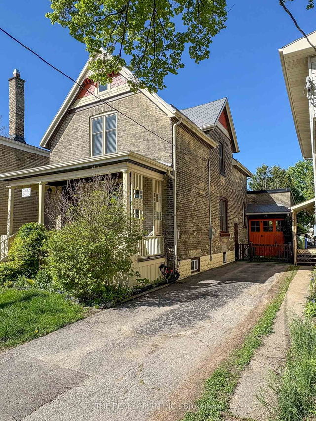 513 Quebec Street