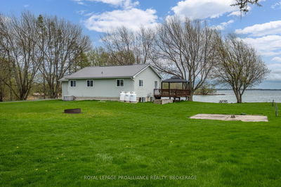 4205 Highway 96, Wolfe Island - The Islands image-0-2