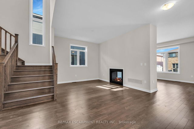 67 Starfire Crescent