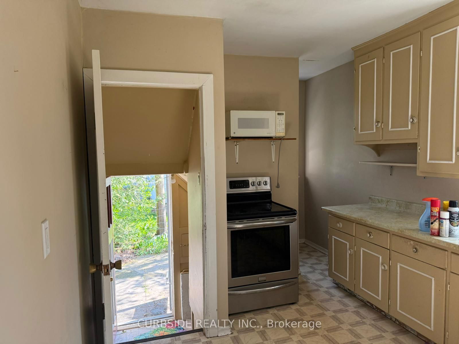 Detached House for sale at 6145 Franklin Avenue, Niagara Falls, Dorchester, L2G 4Z1 - MLS: X12137888
