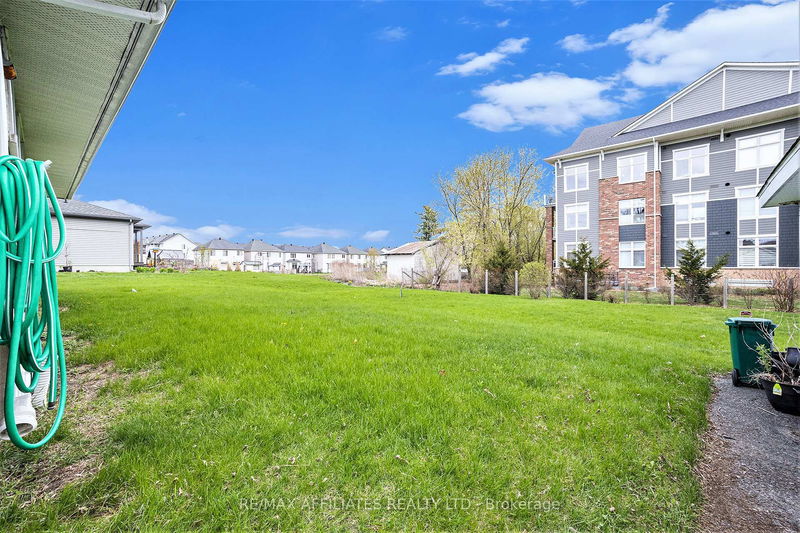 Part 1-2 Renaud Rd, Orleans - Mer Bleue/Bradley Estates/Anderson Park image-0-0