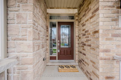213 Tremaine Cres, Kitchener -  image-0-2