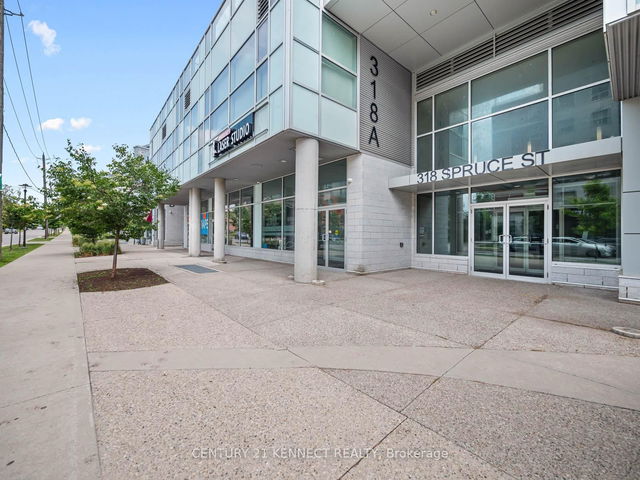 402 - 318 Spruce Street