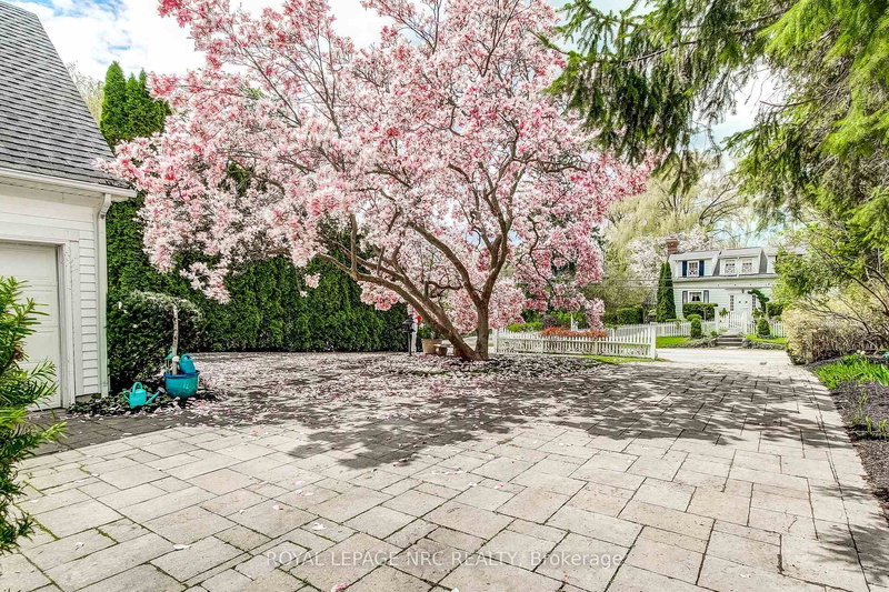 330 Gate St, Niagara-on-the-Lake, L0S 1J0 | Image 3