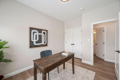 Unit 5 — 32 Postma Cres, North Middlesex - Alisa Craig image-0-4