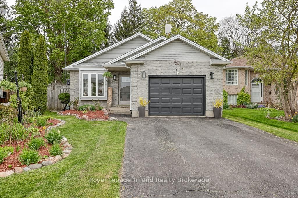 Detached House for sale at 10 Rossiter Road, Ingersoll, South, N5C 4C9 - MLS: X12138961